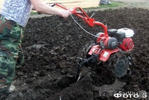 Преимущества использования мотоблока