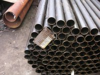 Стальная водогазопроводная труба на складе