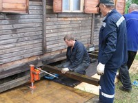 Как поднять дом домкратом Особенности подъёма дома домкратом своими руками